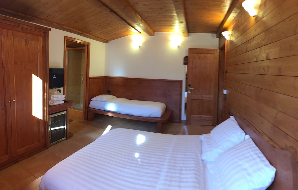 Deluxe Triple Room (Abete - SPA included)