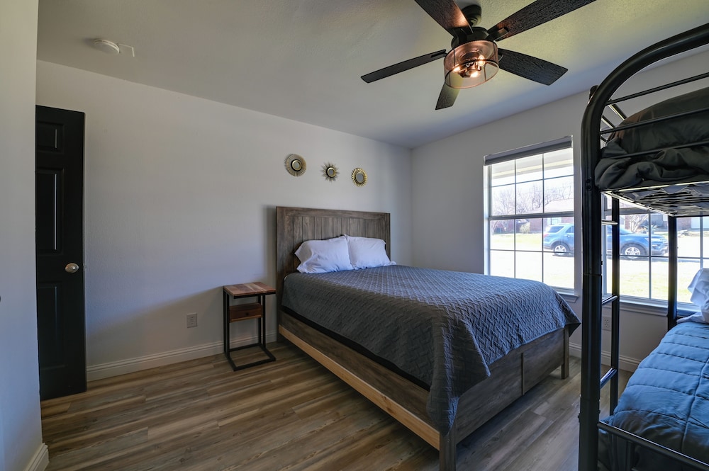 House (2 Bedrooms) photo 2