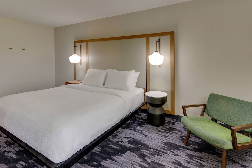 Room, 1 King Bed - Photo 2