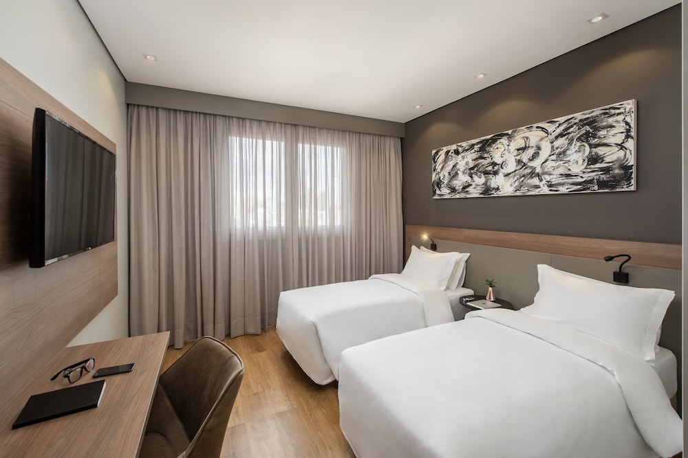 Standard PwD Disability Access - 1 Queen Bed photo 1