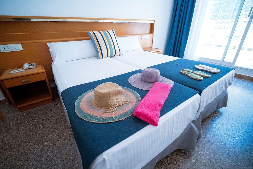 Standard Double Room Single Use photo 3