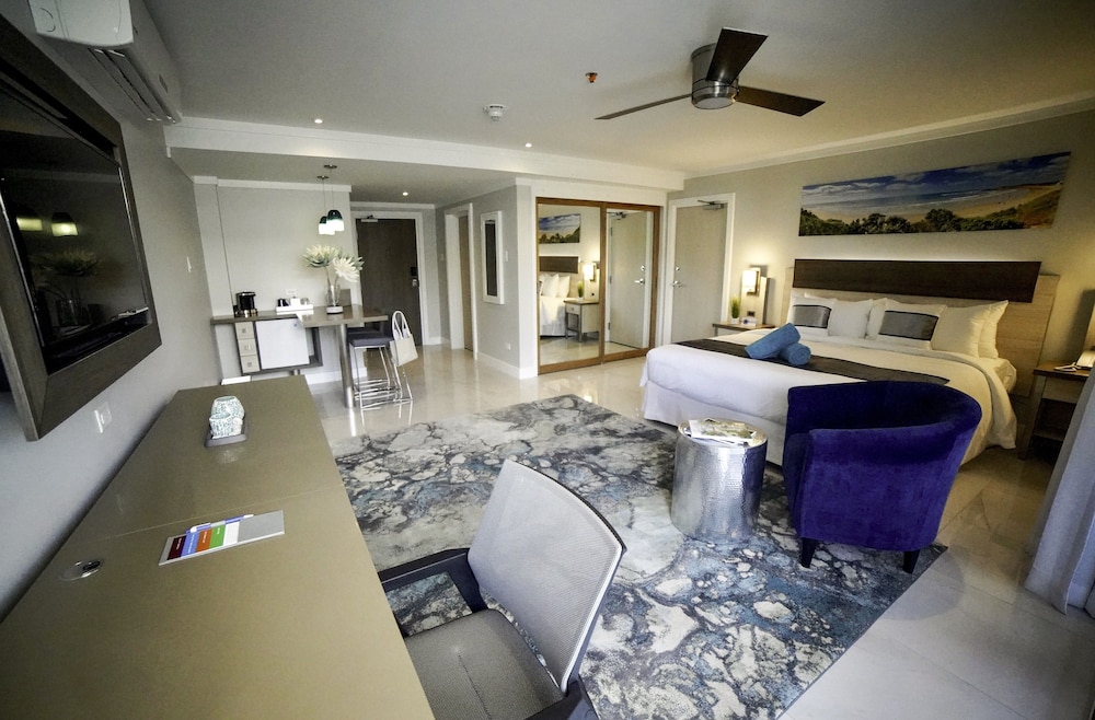 Standard Room, 1 King Bed, Hot Tub