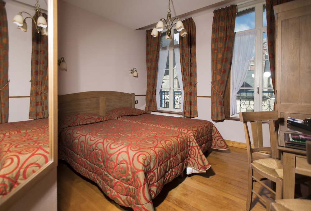 Double Room, street view