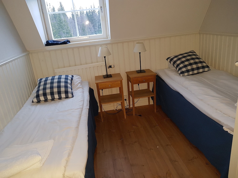 Deluxe Twin Room, 1 Queen Bed, River View photo 1