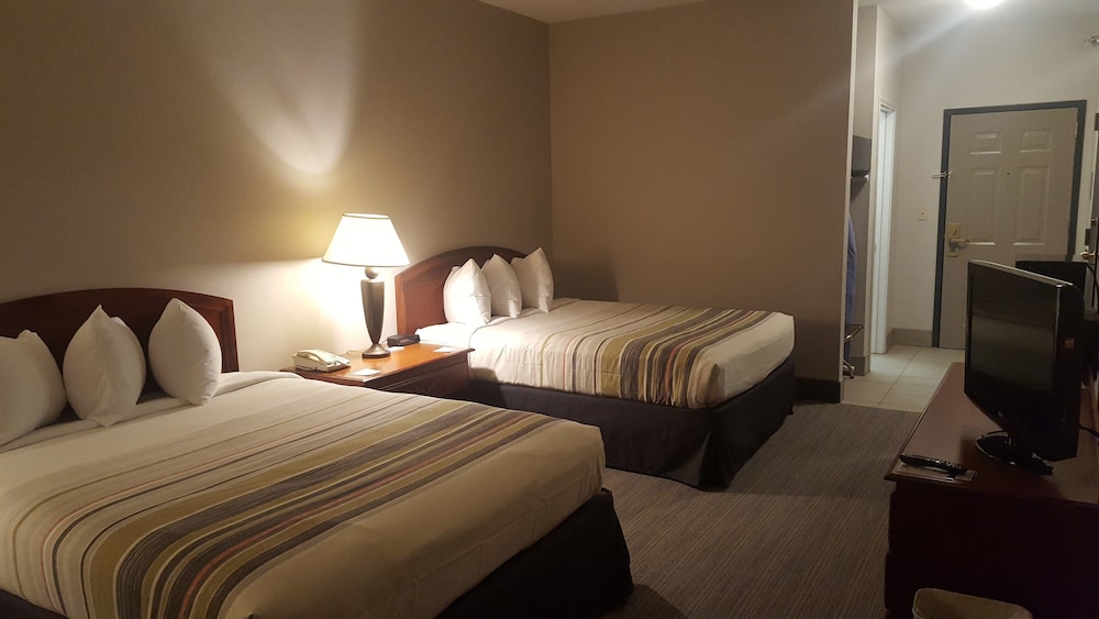 Studio Suite, 2 Queen Beds, Non Smoking - Photo 2