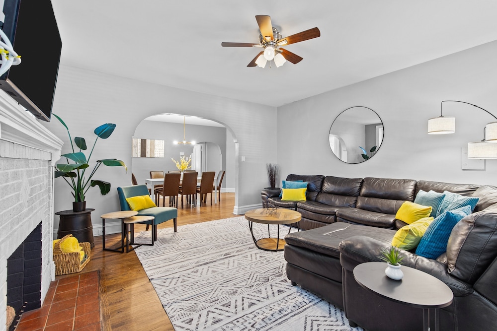 Apartment, Multiple Beds, Fireplace, City View