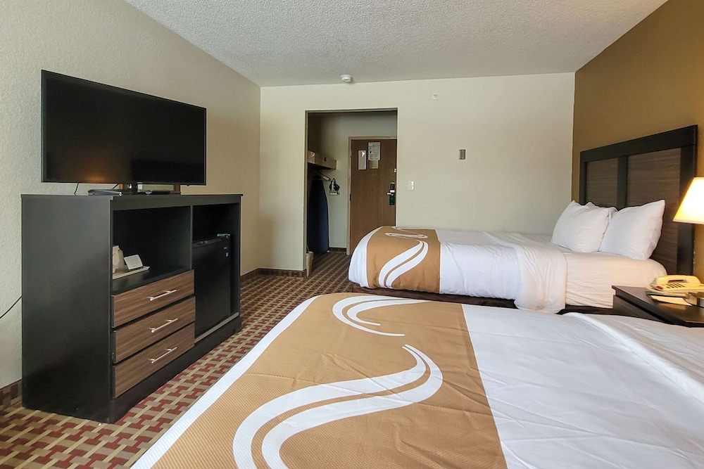 Standard Double Room, 2 Double Beds, Smoking - Photo 4