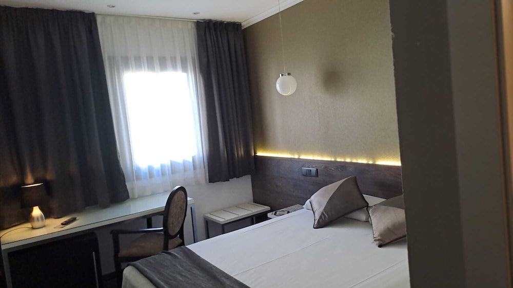 Basic Double Room photo 2