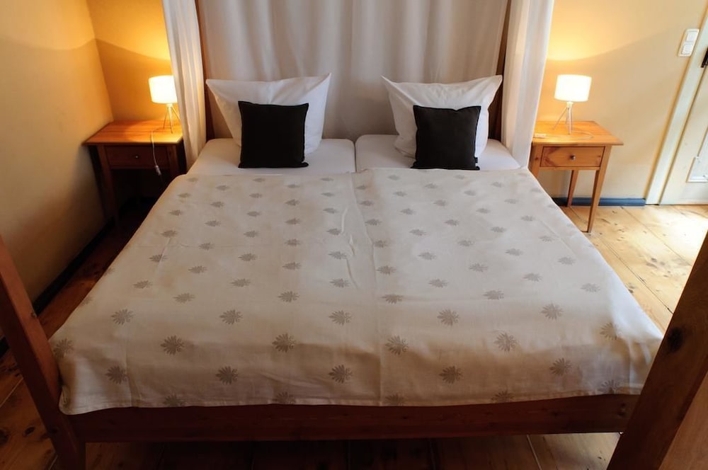 Kleines Doppelzimmer,franzoesisches Bett photo 3