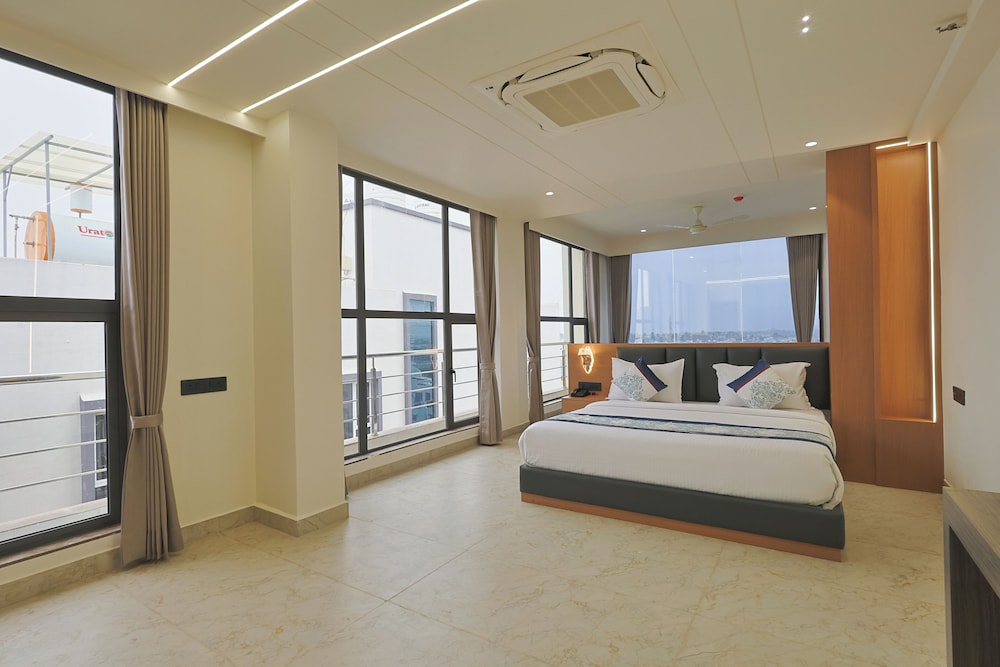 Royal Suite, City View