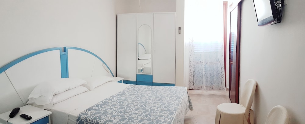 Standard Double Room photo 2