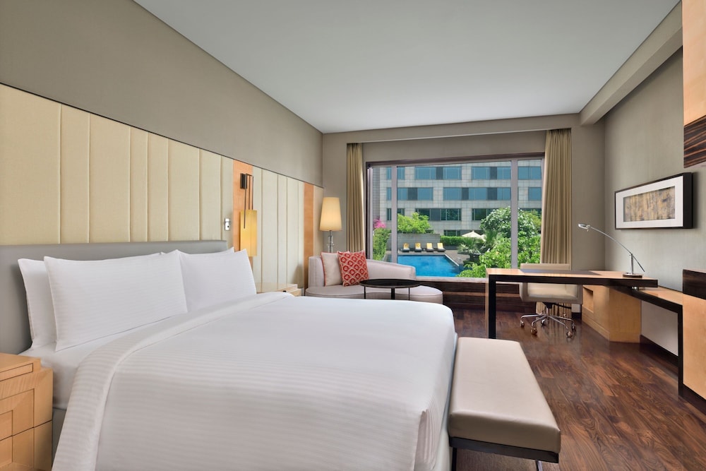 Club Room, 1 King Bed