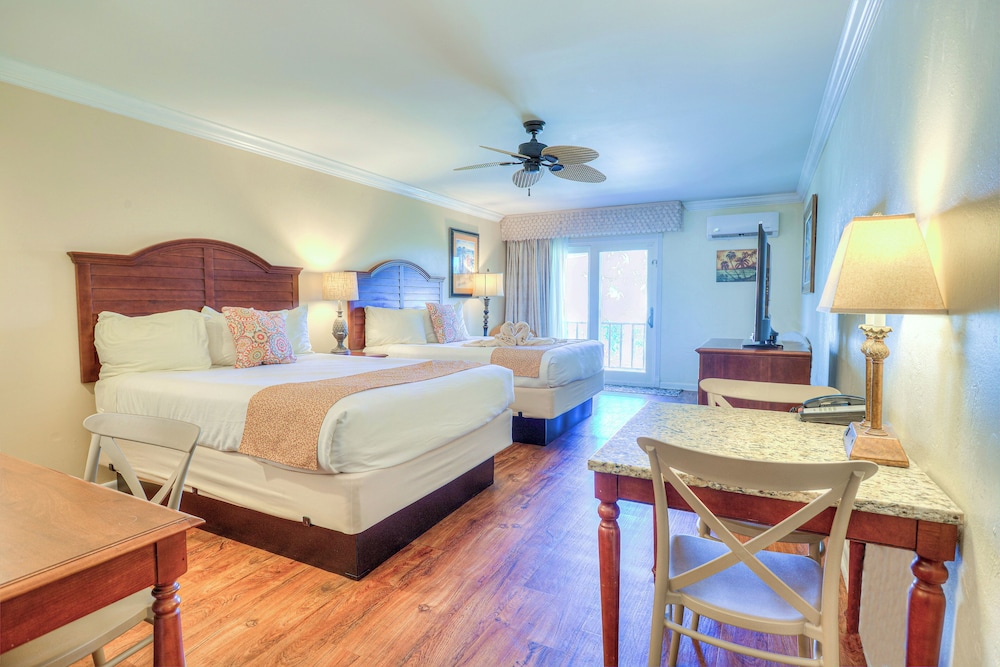 Deluxe Room, Partial Oceanview, 2 Queen Beds, Balcony photo 1