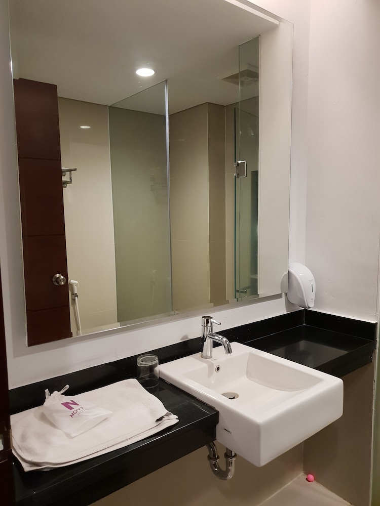 Royal Executive Room - Photo 5