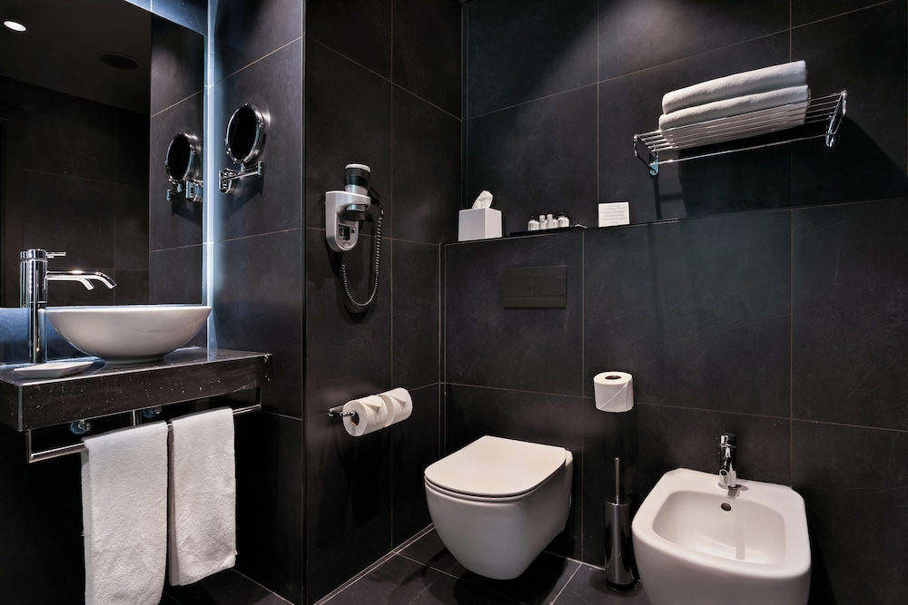 Deluxe Room (King) - Photo 4