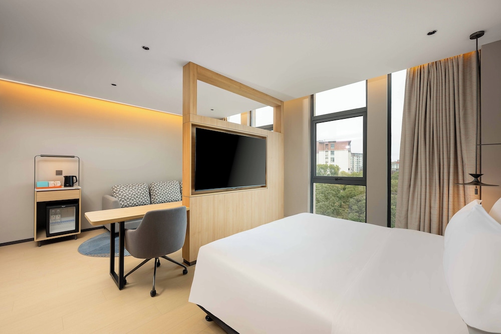 Suite, 1 King Bed
