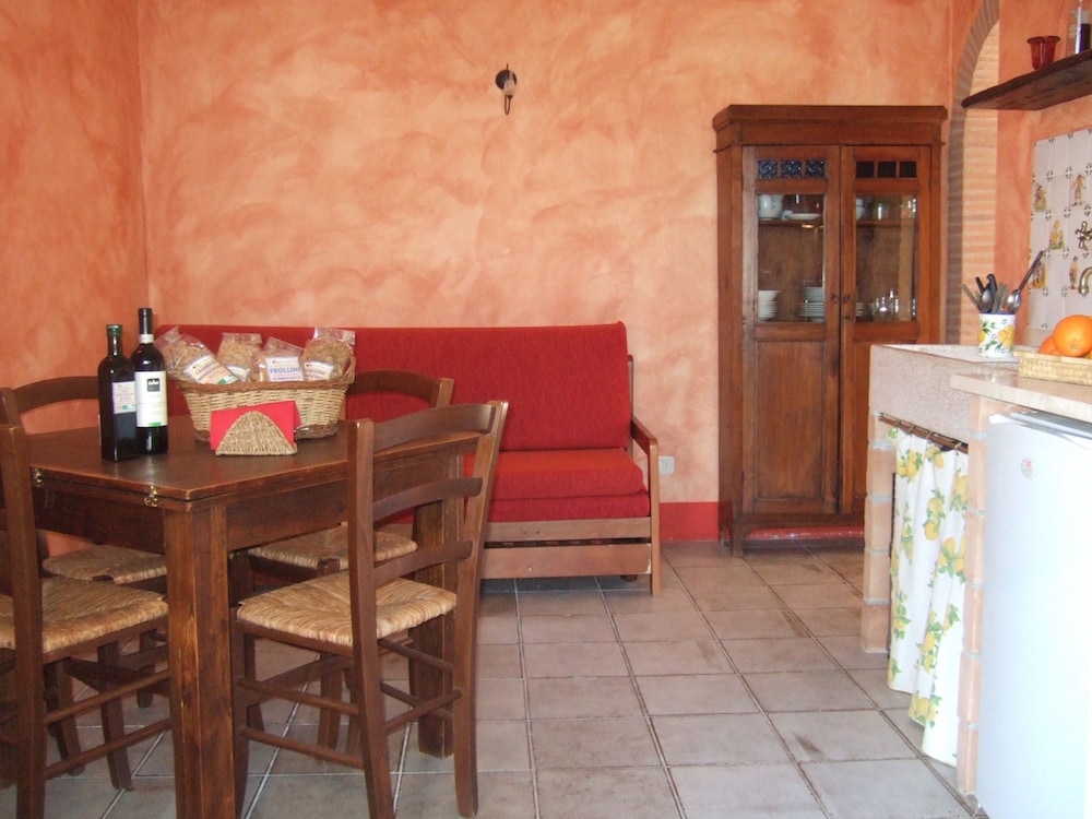 Apartment, 1 Bedroom, Kitchenette, Ground Floor photo 2