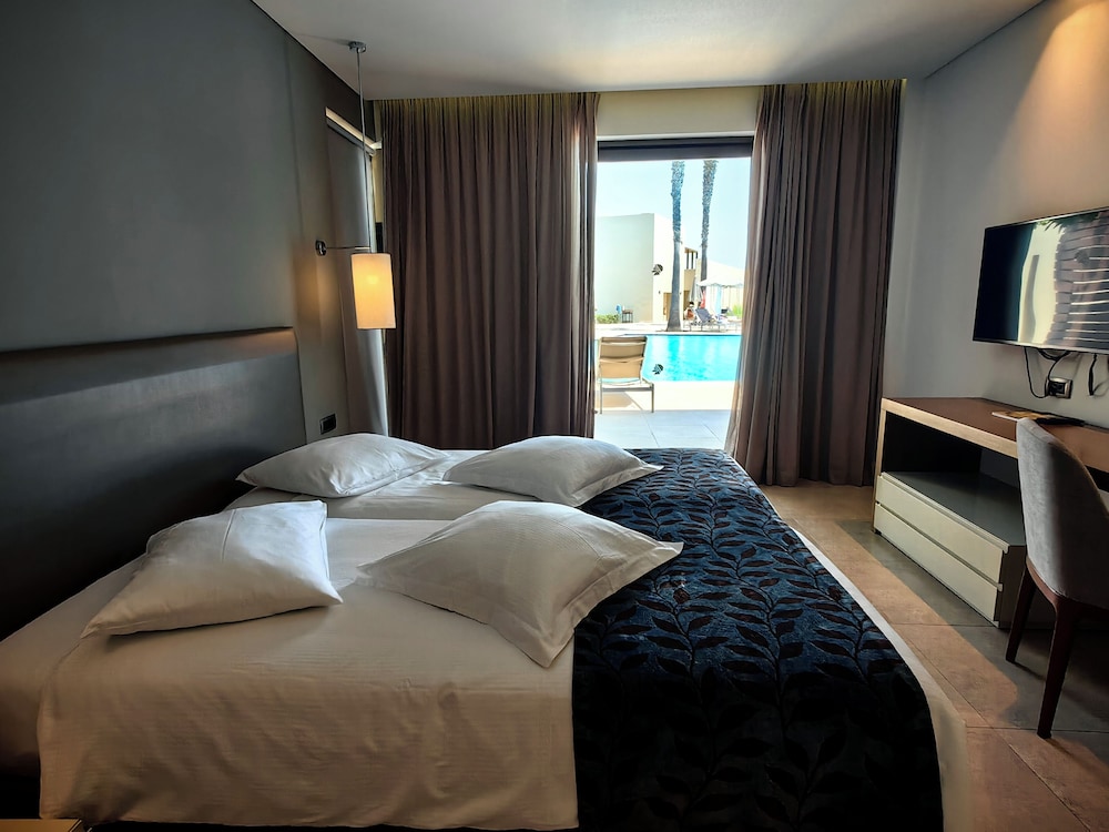 Executive Suite with Two Bedrooms Swim-up with Sharing Pool - Photo 8