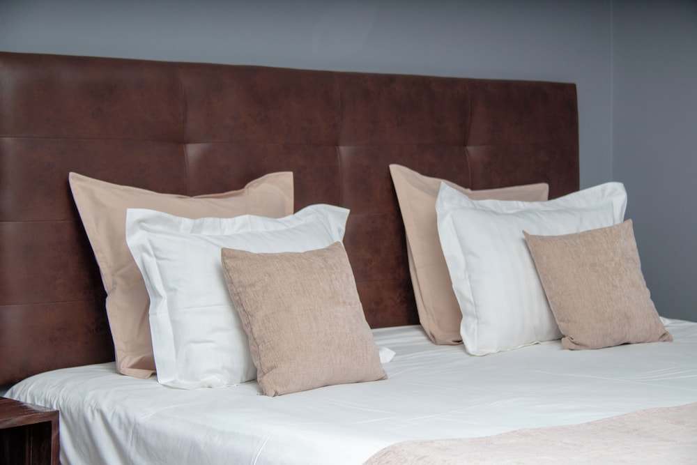 Deluxe Studio Suite