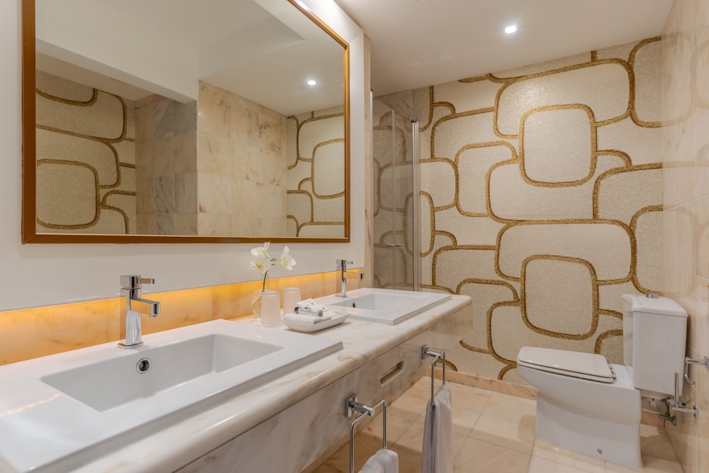 Double or Twin Room, Sea View - Photo 5