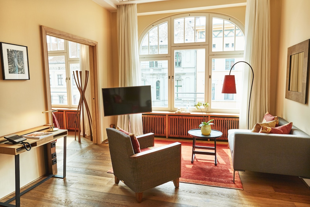 Suite (Orania. 45) (2 Erwachsene or 1 Adult + 1 Child) Suite (Orania. 45) (2 Erwachsene or 1 Adult + 1 Child)