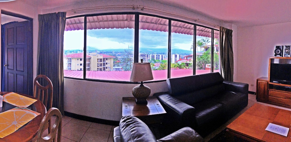 Premium Suite, 2 Bedrooms, Kitchen, City View photo 2