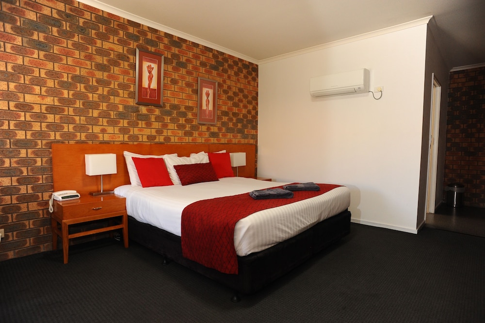 Executive Room, Jetted Tub photo 3