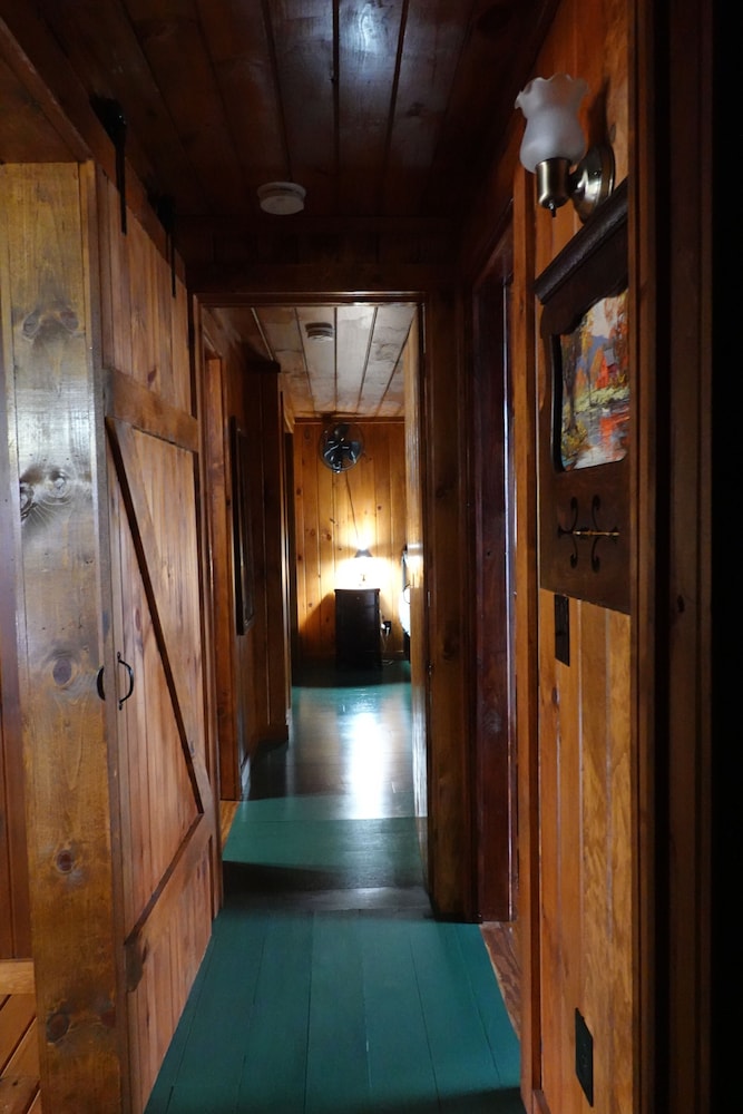 Cabin #11 The Cadillac photo 1