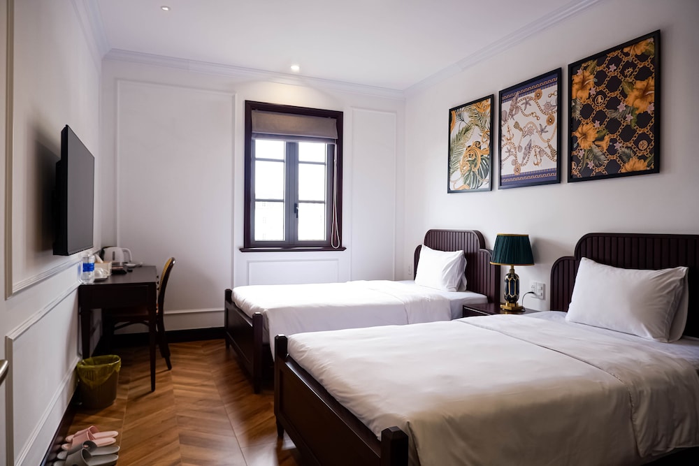 Luxury Twin Room - Photo 8