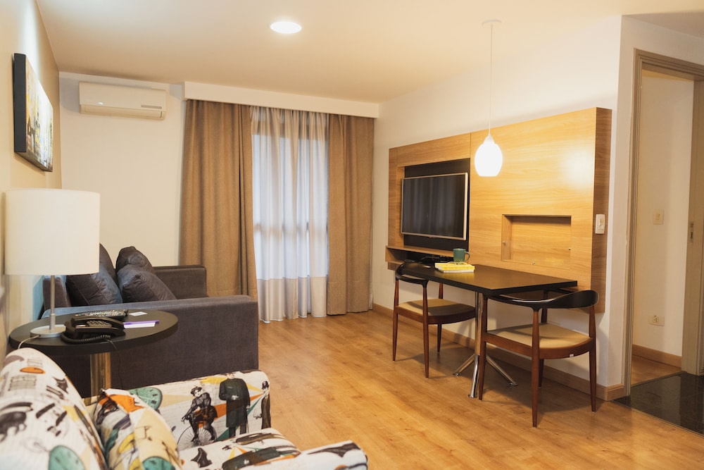Luxury Double - 1 Queen Bed and 1 Sofa Bed, with balcony - Photo 3
