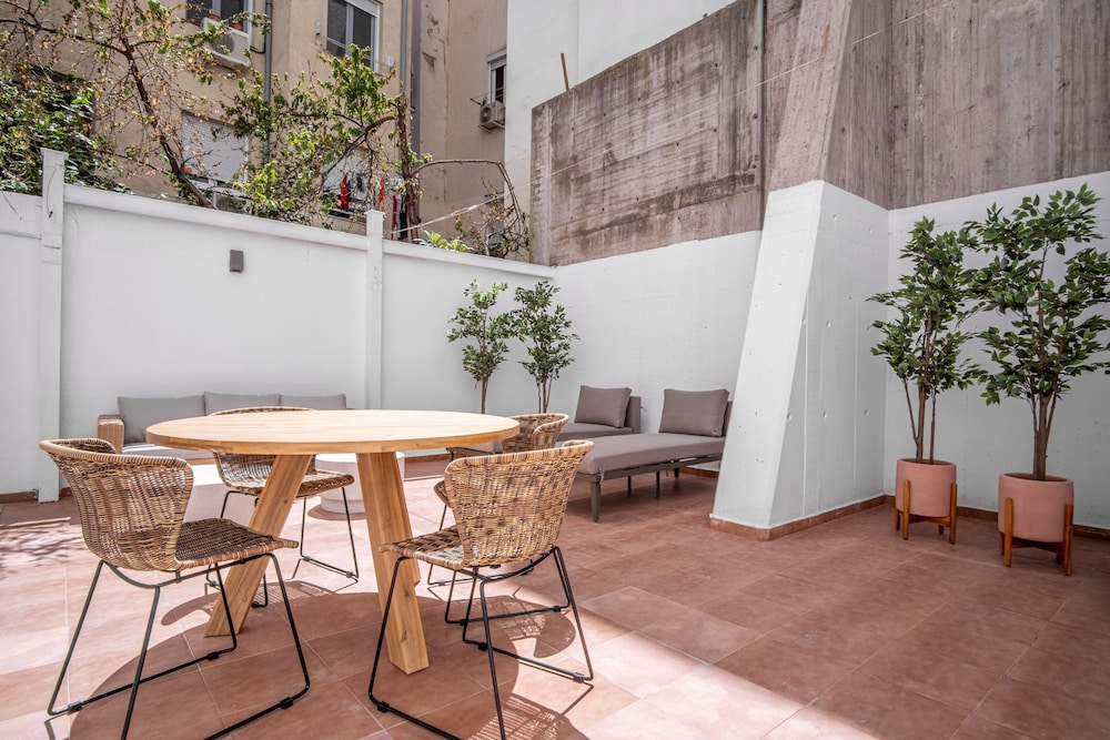 One-Bedroom Apartment with Terrace photo 3