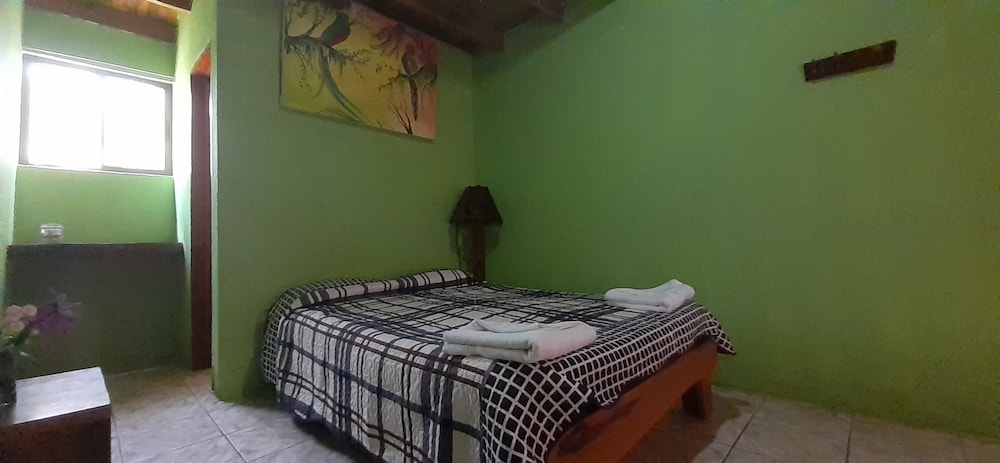 Standard Triple Room, 1 Bedroom, Ensuite photo 2