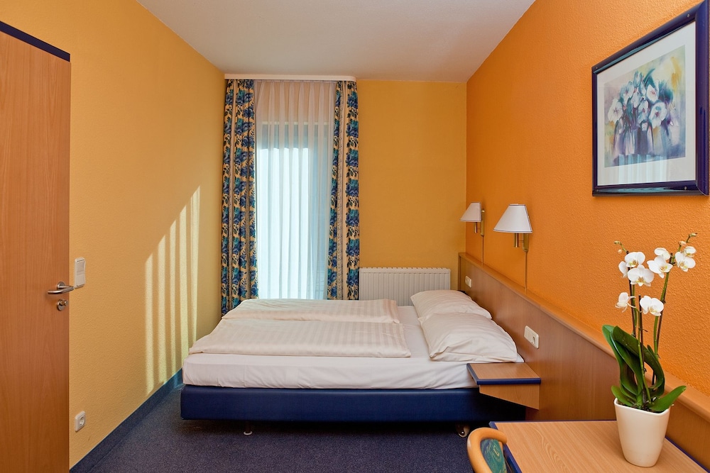 Comfort Twin Room