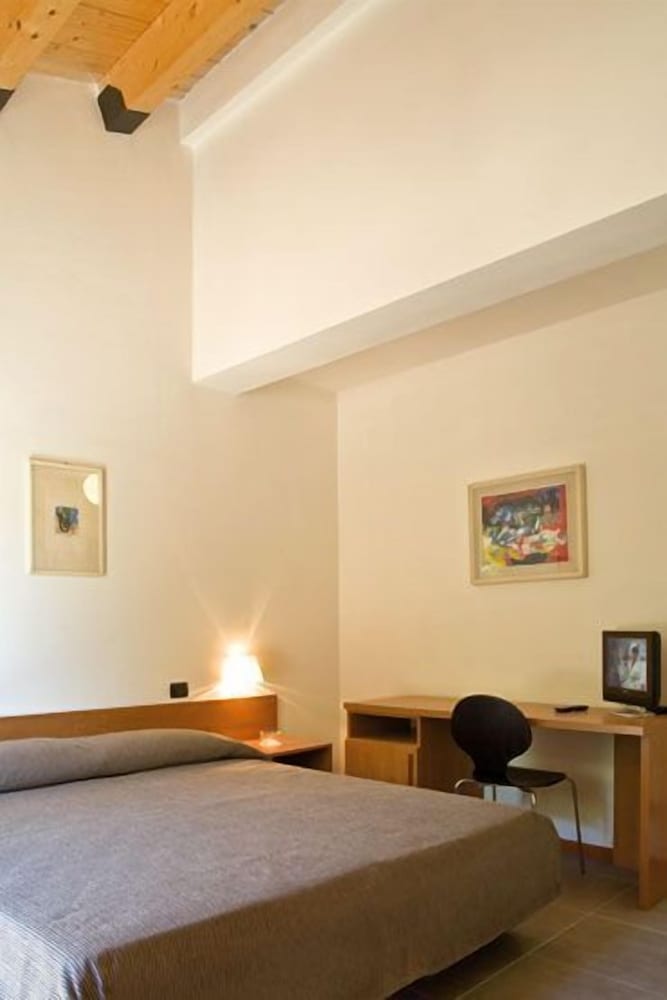 Double Or Twin Room photo 1