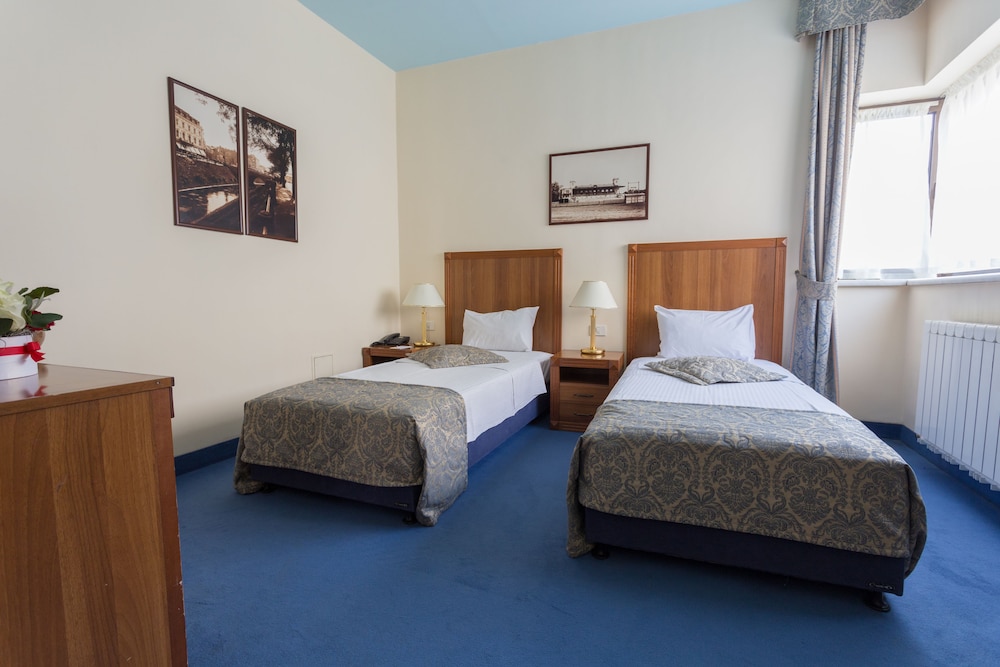 Standard Twin Room photo 1
