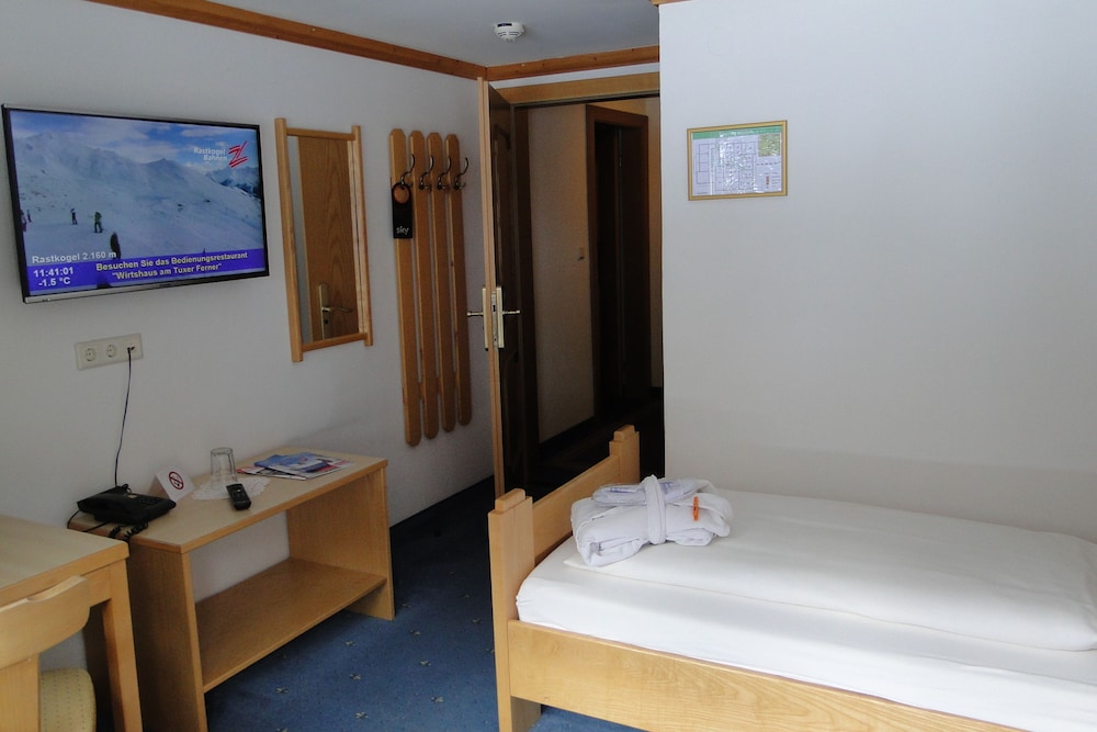 Basic Room photo 2