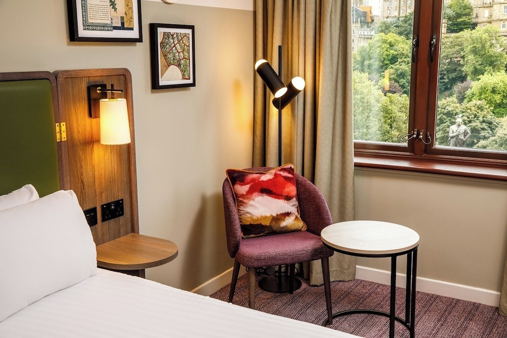 Standard Room, 1 Double Bed (Classic Room, Castle View, 1 Queen)