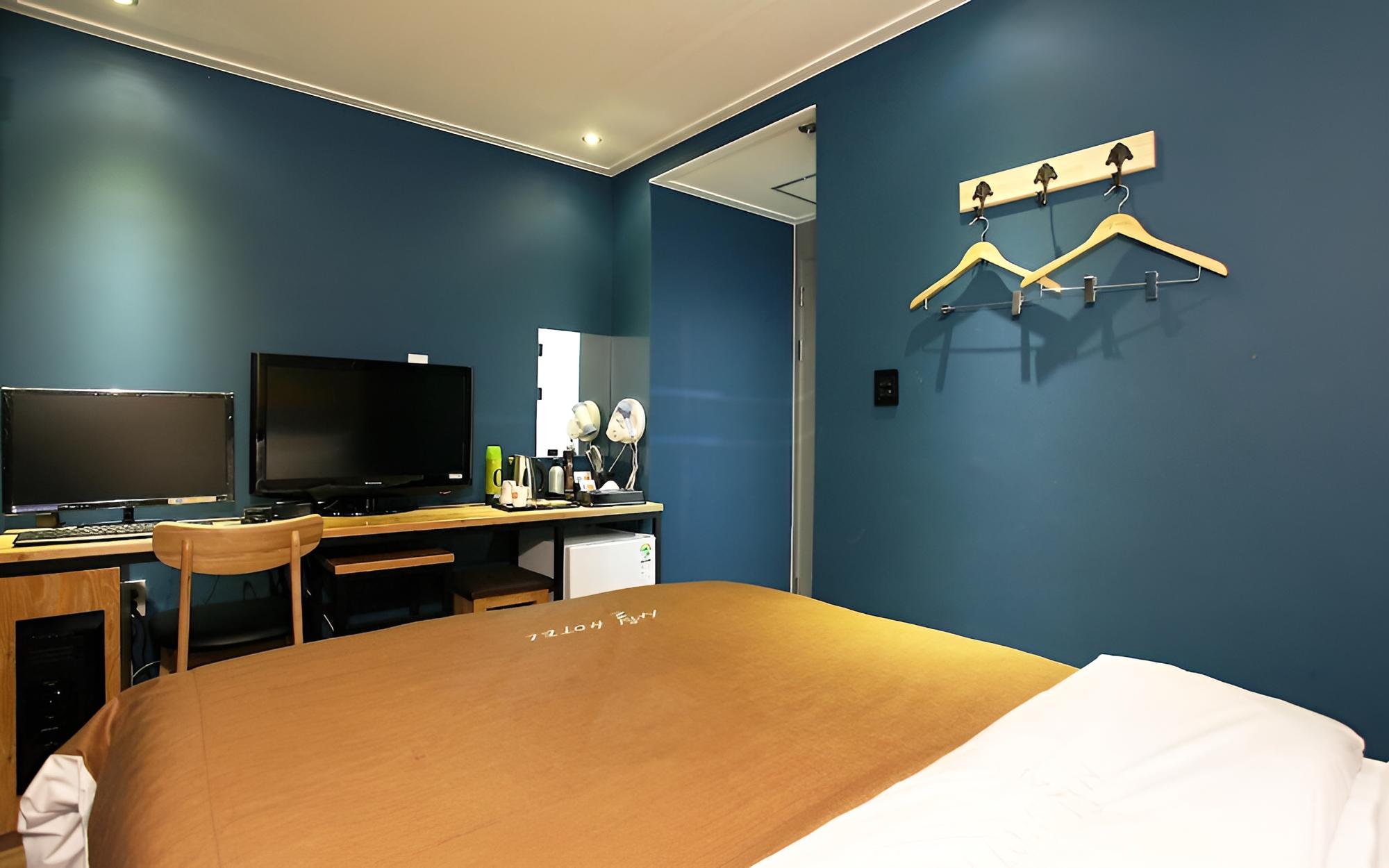 Room (A Type) - Photo 6