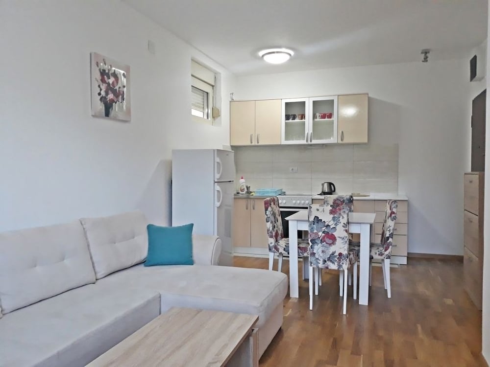 Comfort Apartment, Courtyard View