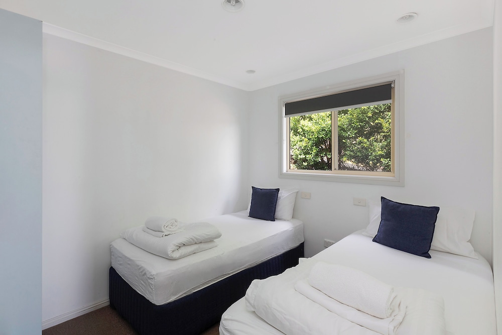 Premium Cabin - Sleeps 4 photo 2