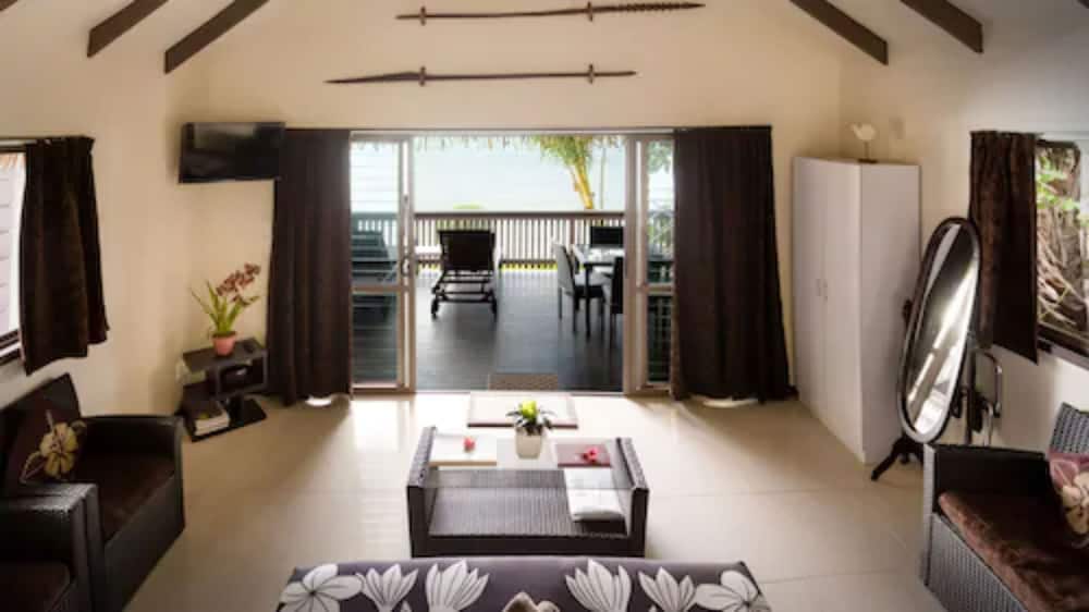 Beachfront Villa D photo 1