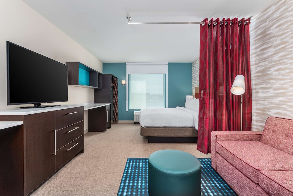 Suite, 1 King Bed, Accessible (Hearing) - Photo 3