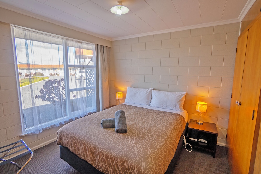 Family Apartment, 2 Bedrooms, Patio, Mountain View