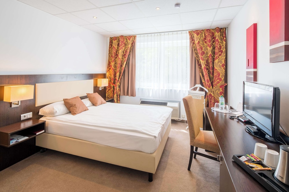 Business Room, 1 Queen Bed - Photo 1