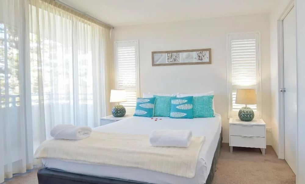 Deluxe Apartment, 2 Bedrooms, Poolside