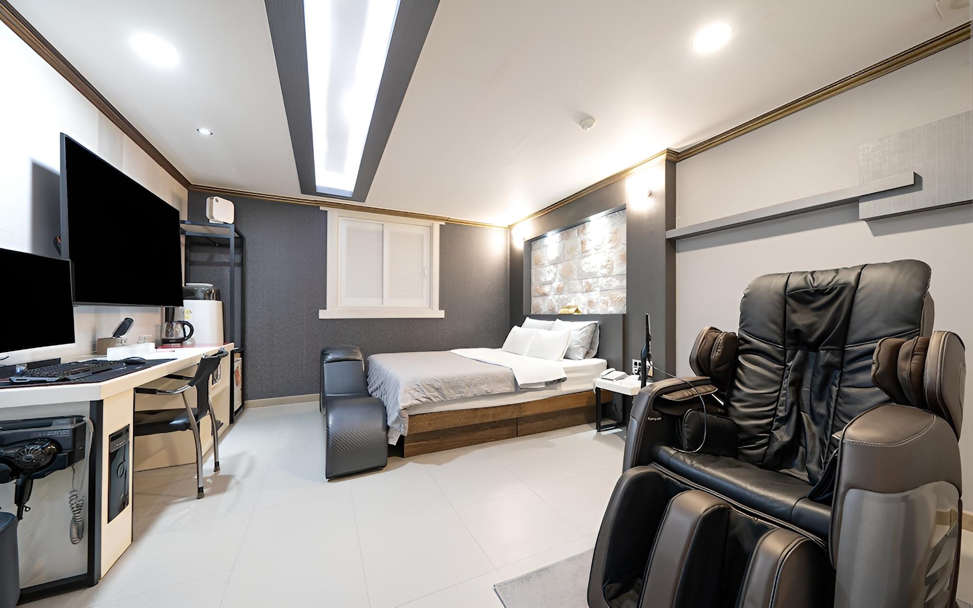Room (Semi-special A (Styler/Massage Chair ) - Photo 3