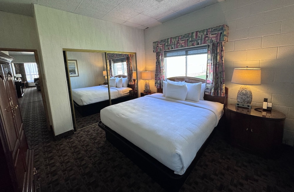 Executive Suite, 1 King Bed with Sofa bed, Ocean View - Photo 10