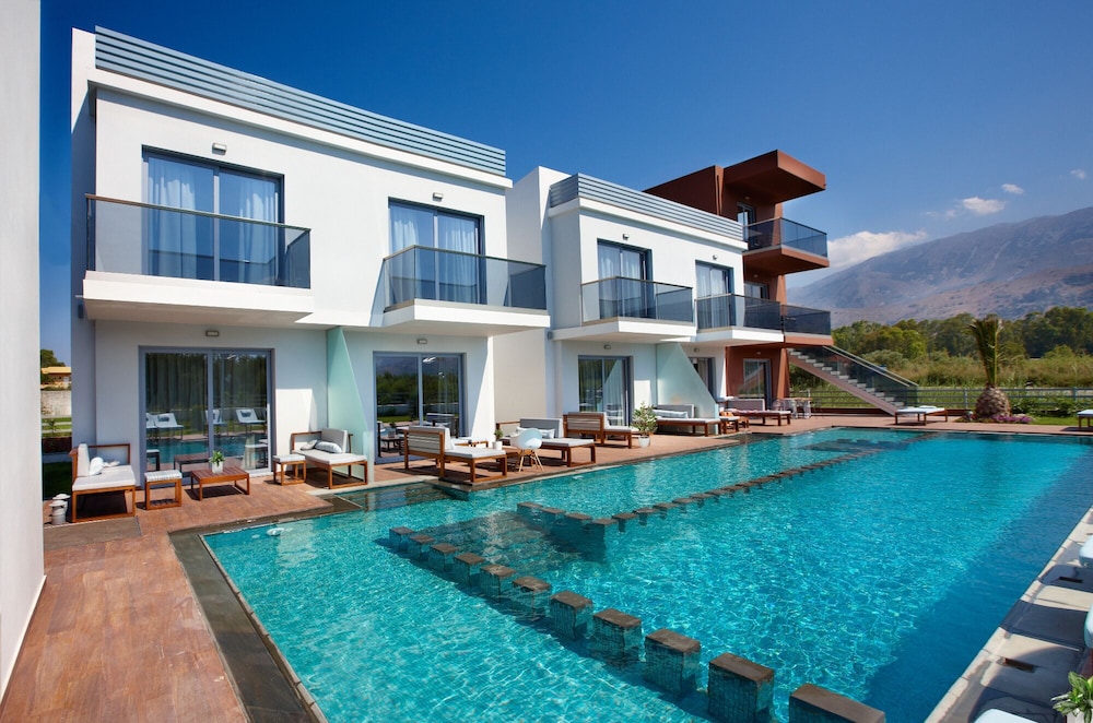 Villa with Sharing Pool - Photo 5