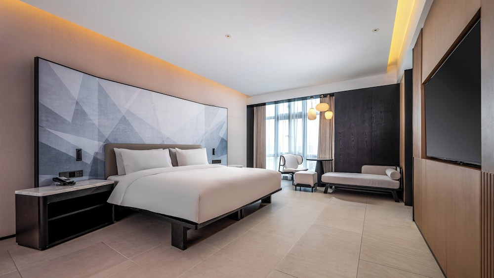 Suite, 1 King Bed