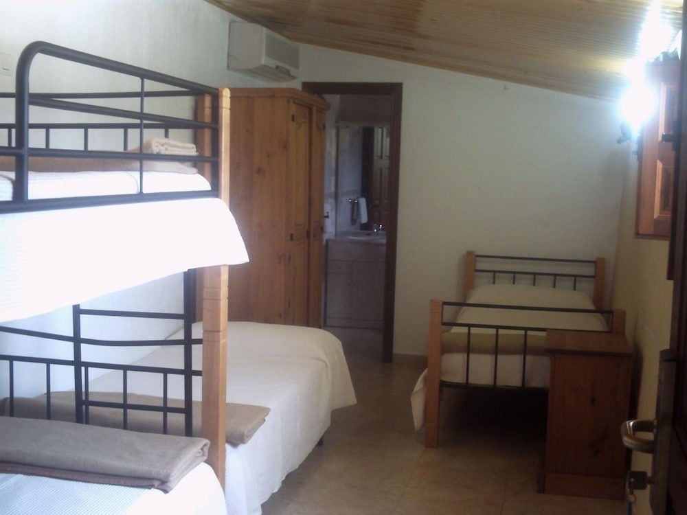 Cama en Dormitorio Compartido Cuádruple